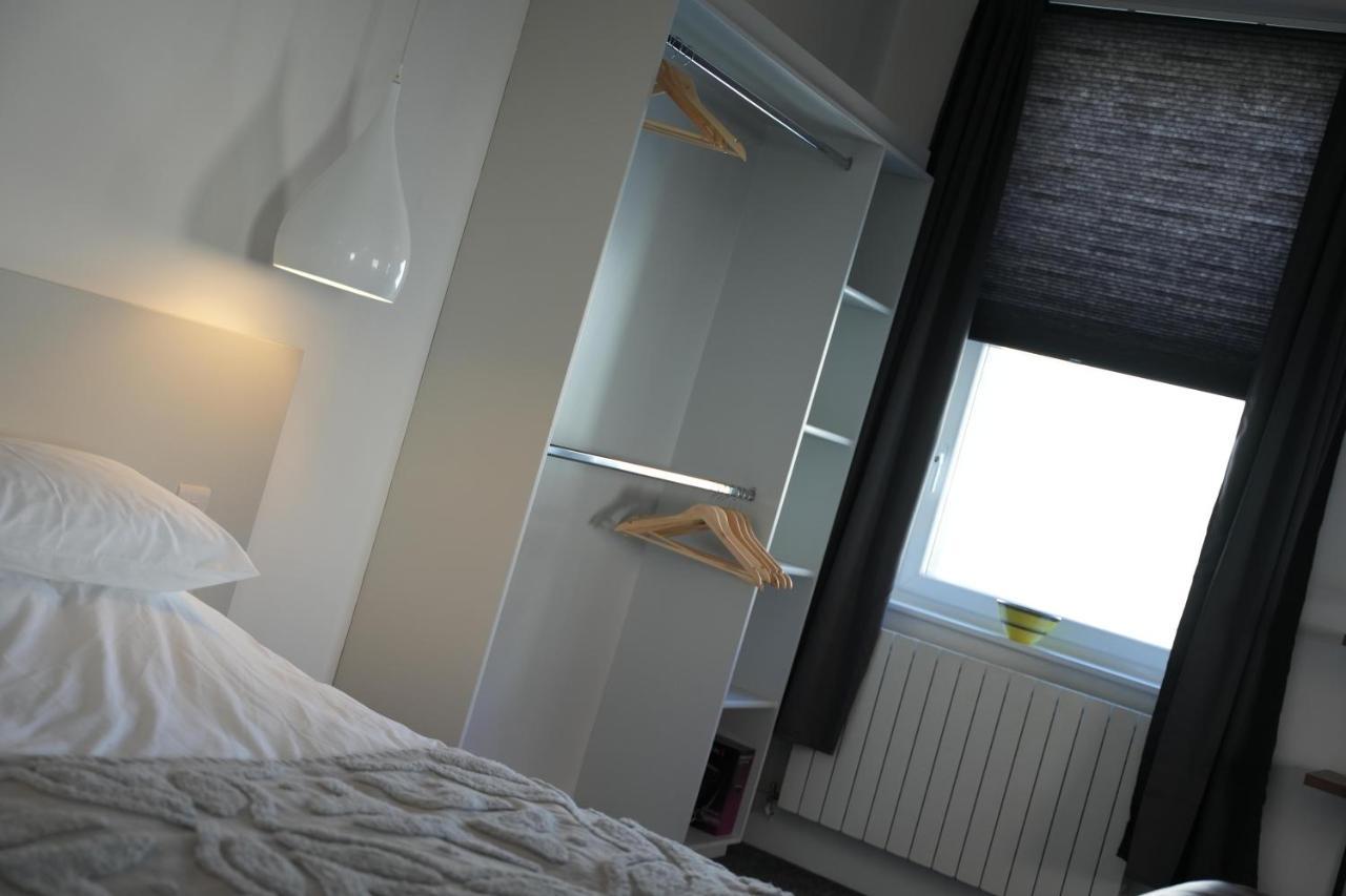Gorgeous Comfortable Apartment On The High Street Merthyr Tydfil Exteriör bild